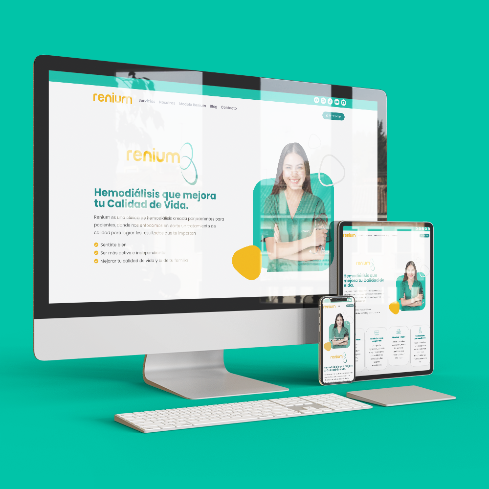 Computadora, Tablet y Celular con la página web de Renium
